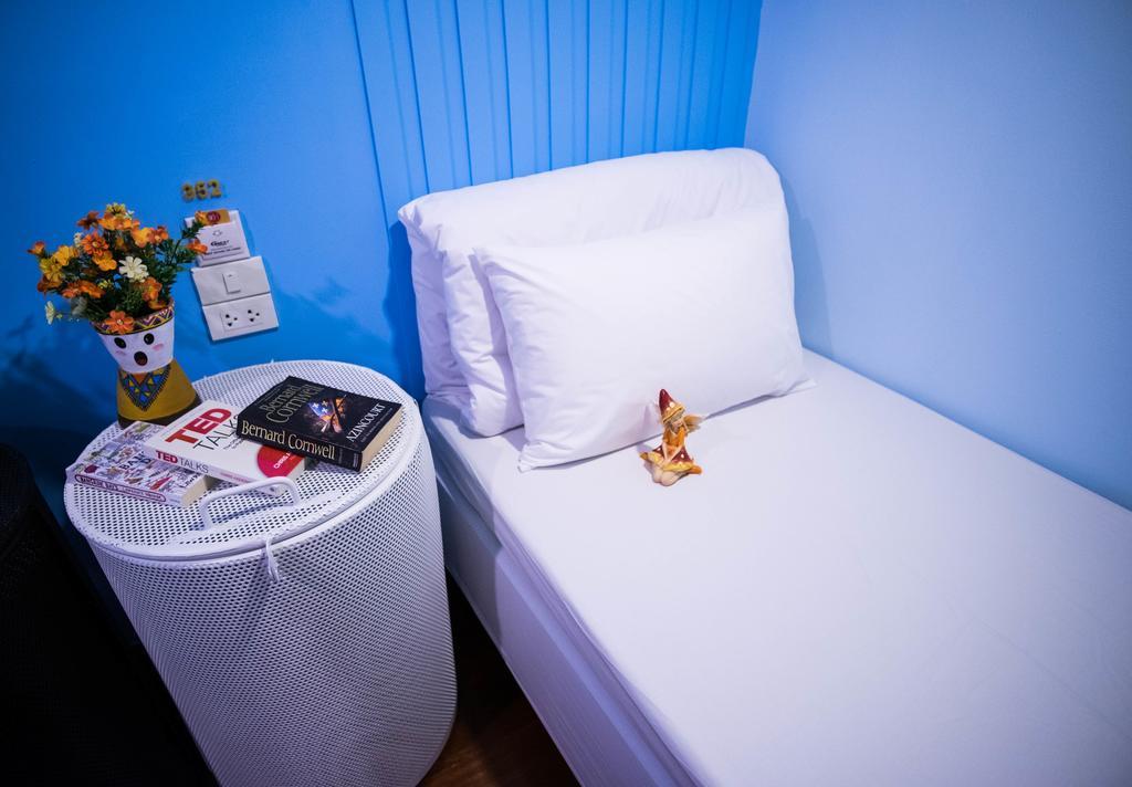 Check-In My Hostel Бангкок Экстерьер фото