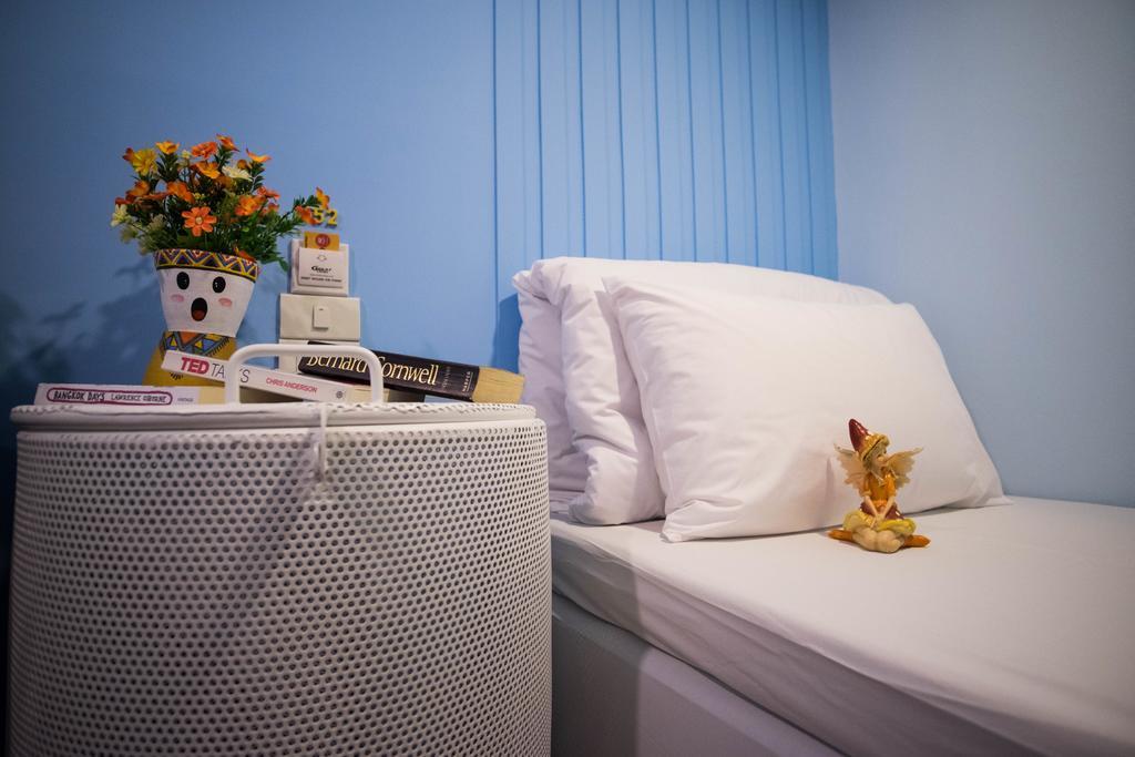 Check-In My Hostel Бангкок Экстерьер фото