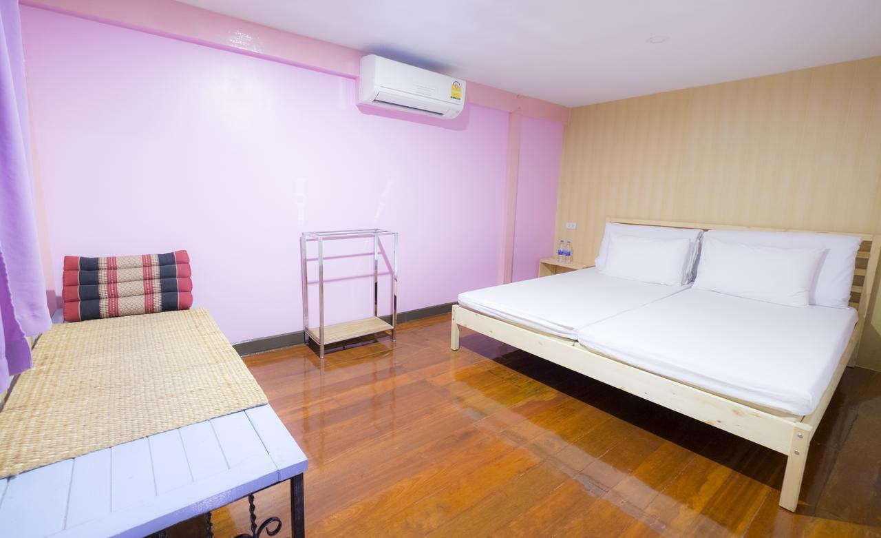 Check-In My Hostel Бангкок Экстерьер фото