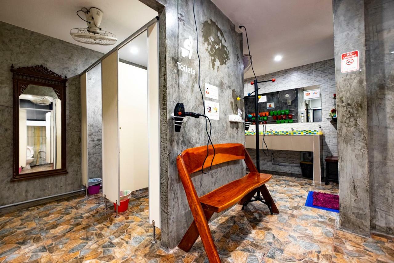 Check-In My Hostel Бангкок Экстерьер фото