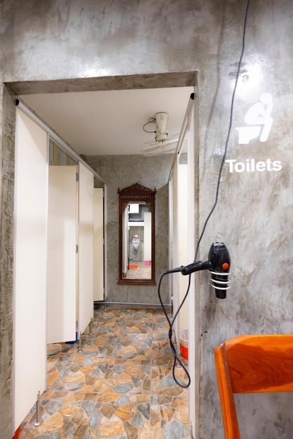 Check-In My Hostel Бангкок Экстерьер фото